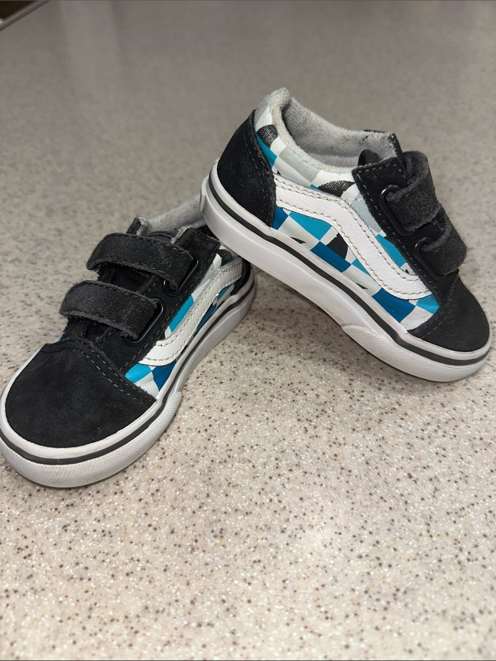 Vans Glow Checkerboard Sharks Old Skool V sneakers Toddler size 5.5